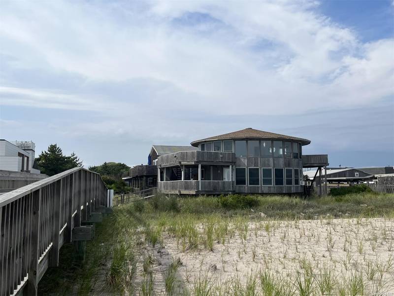 85 Bungalow WALK, Ocean Beach, NY 11770