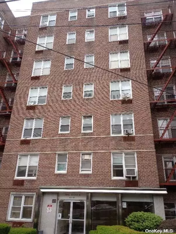 Rego Park, NY 11374,63-45 Saunders ST #5G