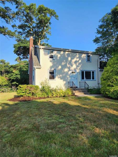 24 Washington AVE, Sound Beach, NY 11789