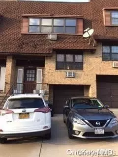 Douglaston, NY 11362,240-35 70 AVE #Top