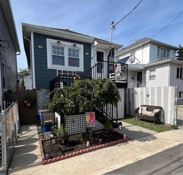 102-19 164th AVE, Howard Beach, NY 11414