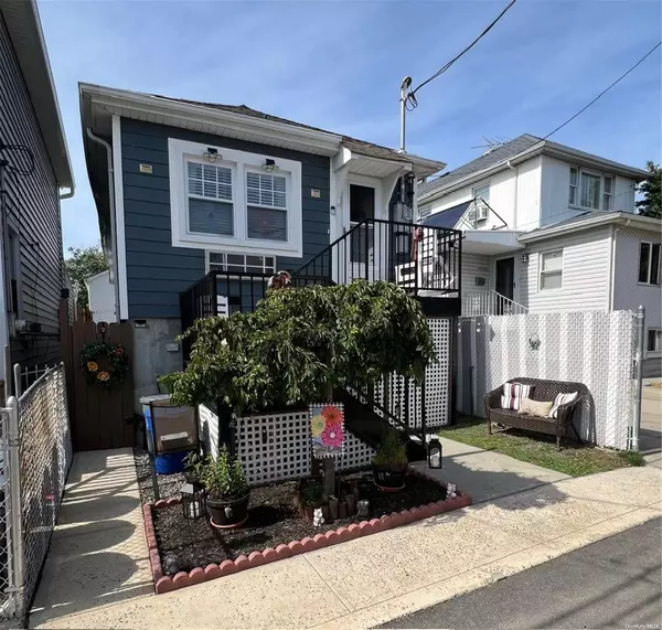 102-19 164th AVE,  Howard Beach,  NY 11414