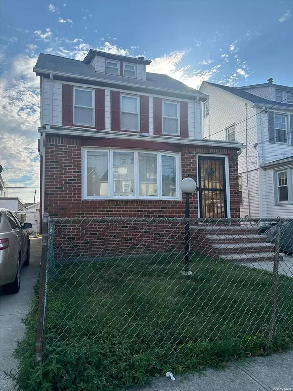 Cambria Heights, NY 11411,114-28 207th ST