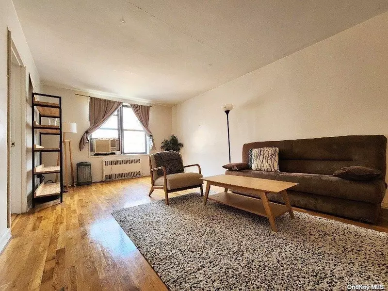 67-30 Dartmouth Street #4B, Forest Hills, NY 11375