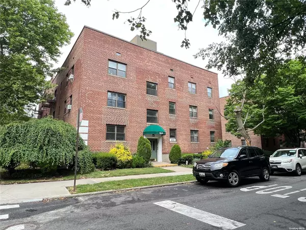 Bayside, NY 11361,46-42 215th PL #3B