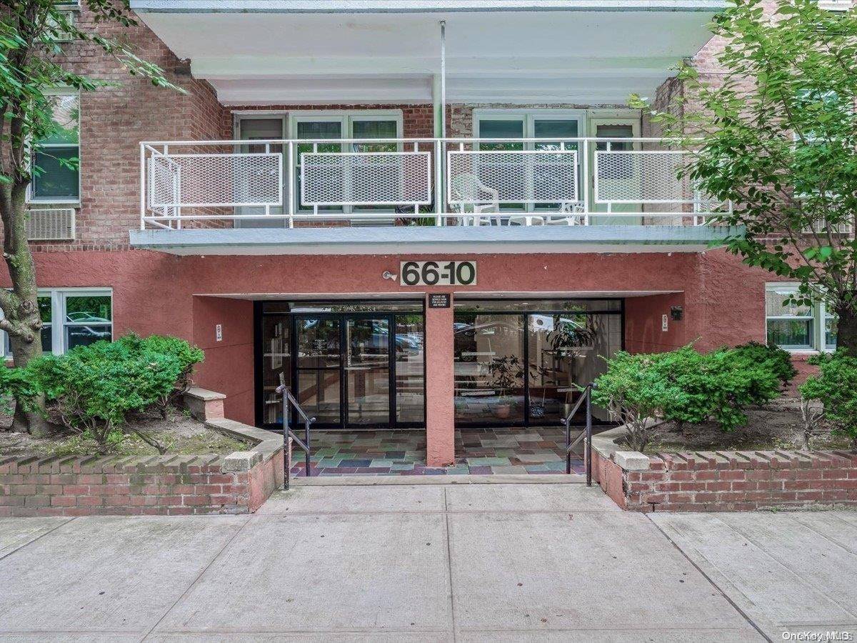 Rego Park, NY 11374,66-10 Thornton PL #3B