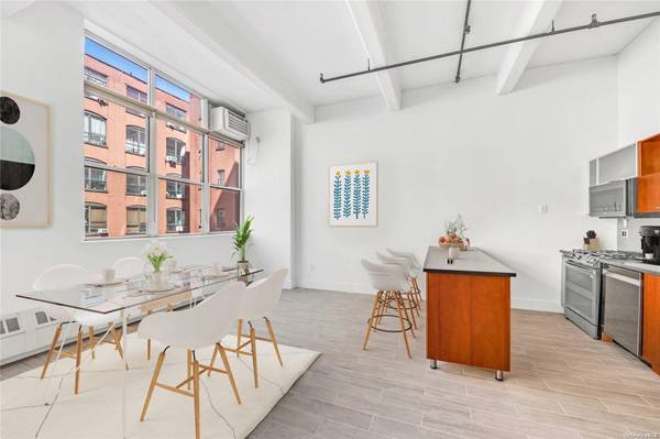 Brooklyn, NY 11205,970 Kent AVE #208