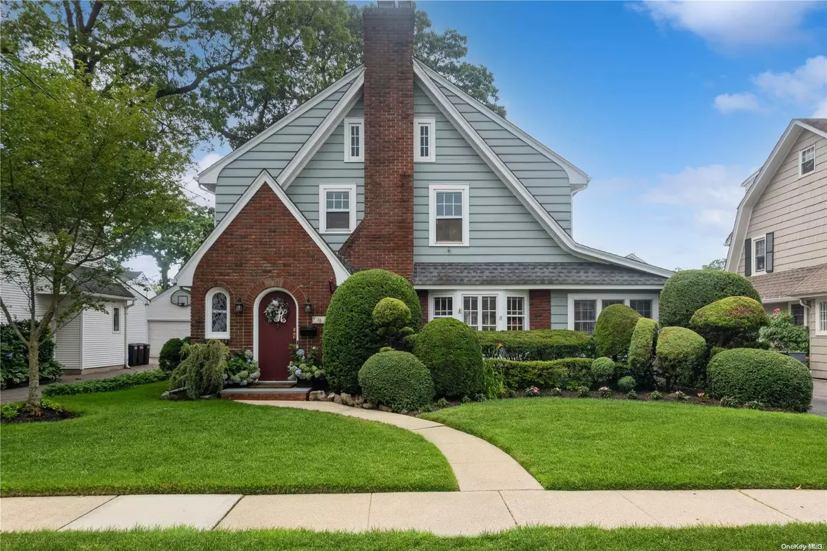 Rockville Centre, NY 11570,36 Wachusetts ST