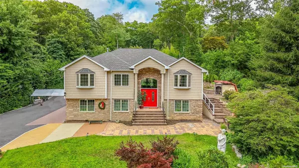 214 Beverly RD, South Huntington, NY 11746