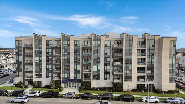 Rockaway Beach, NY 11693,91-16 Shore Front Pkwy #4D