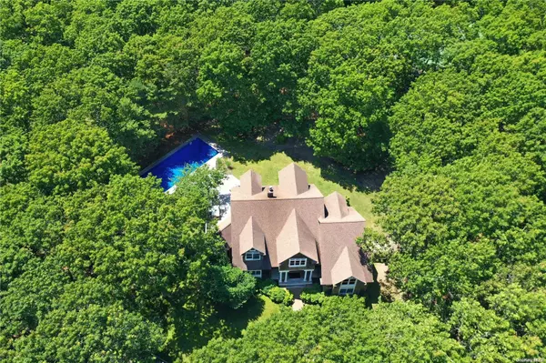 East Hampton, NY 11937,9 Ely Brook RD