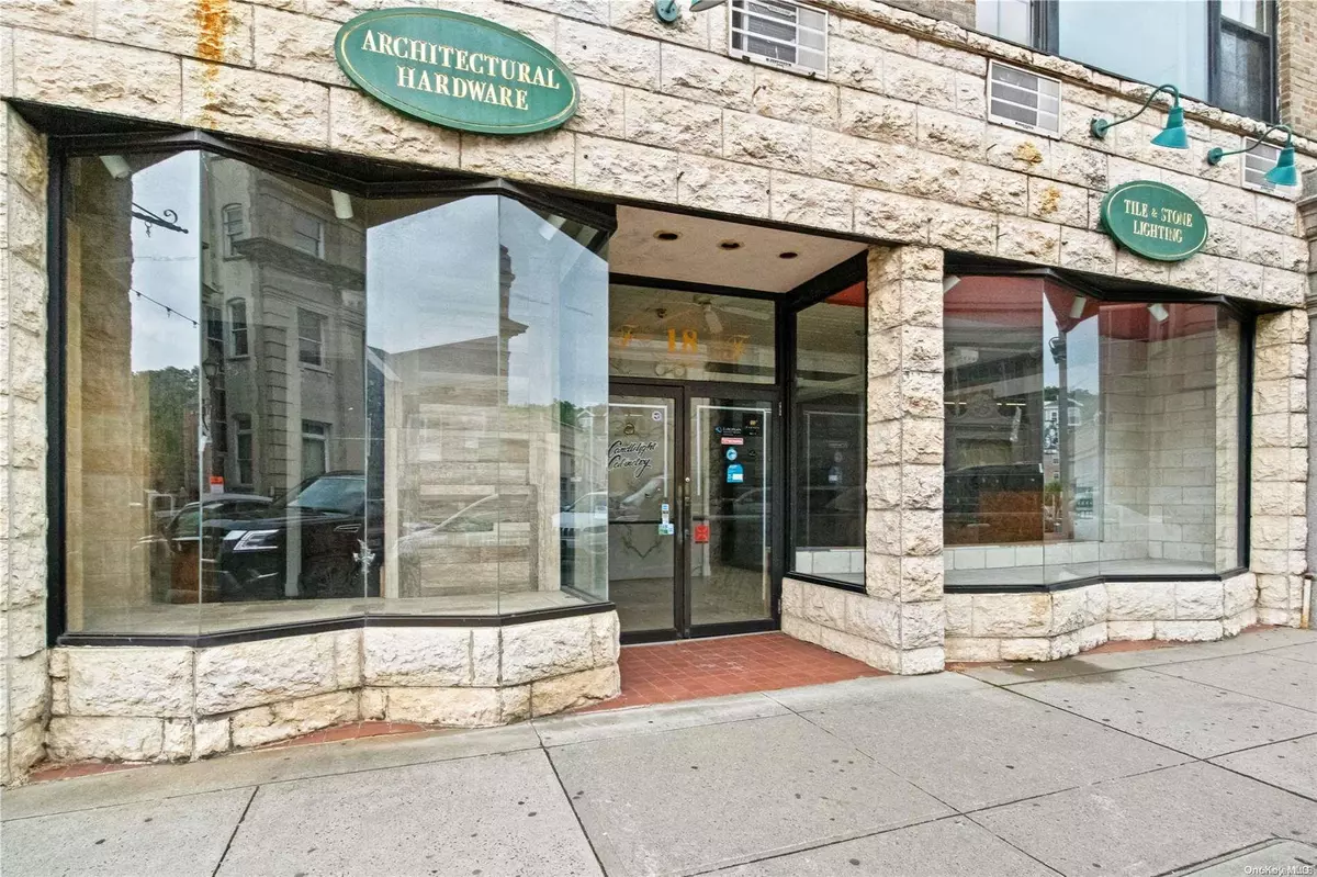Glen Cove, NY 11542,18 Glen Street