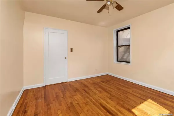 Jackson Heights, NY 11372,34-30 78th ST #3B