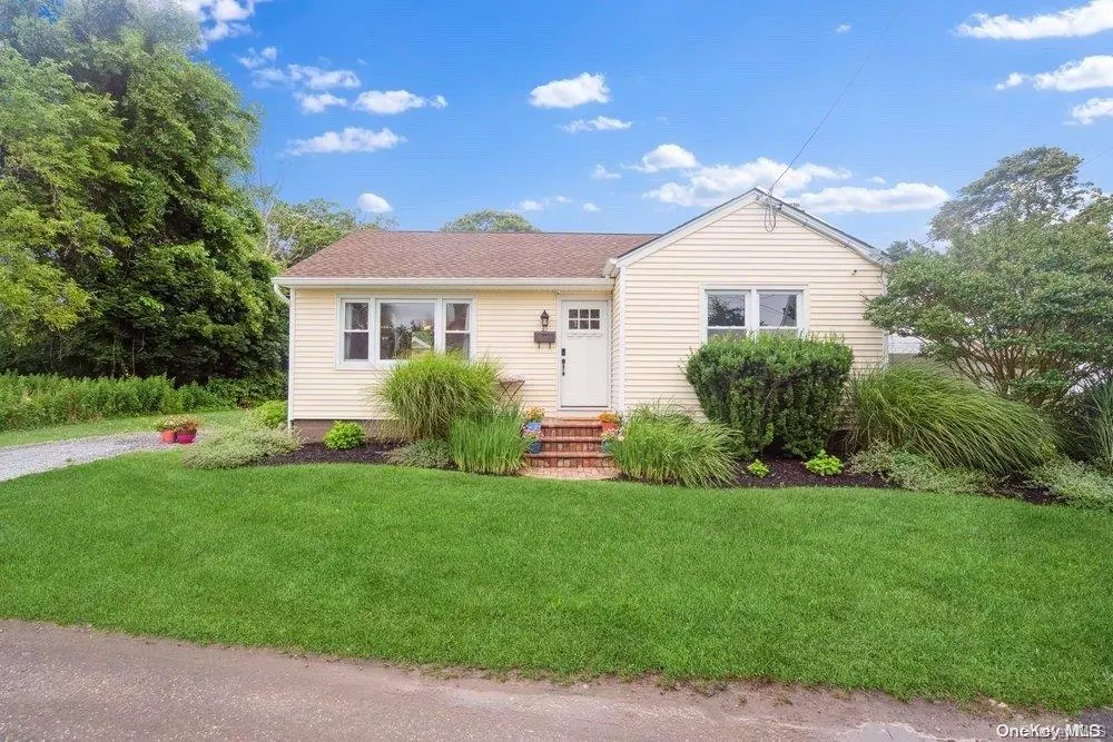 Patchogue, NY 11772,35 Cedar Grove CT