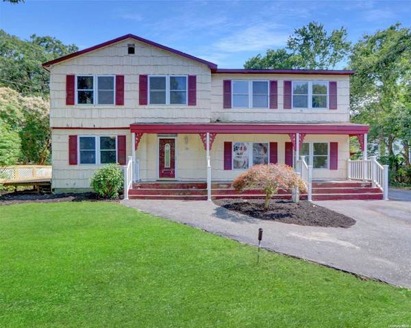 26 Moriches AVE, Mastic, NY 11950