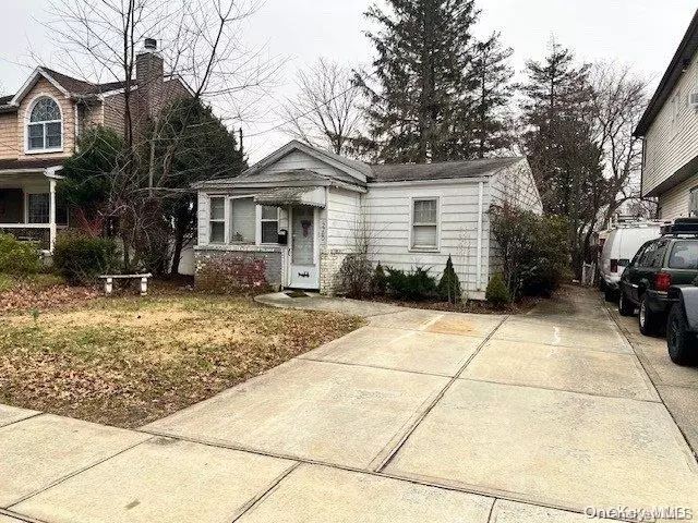 East Meadow, NY 11554,2760 Cypress AVE