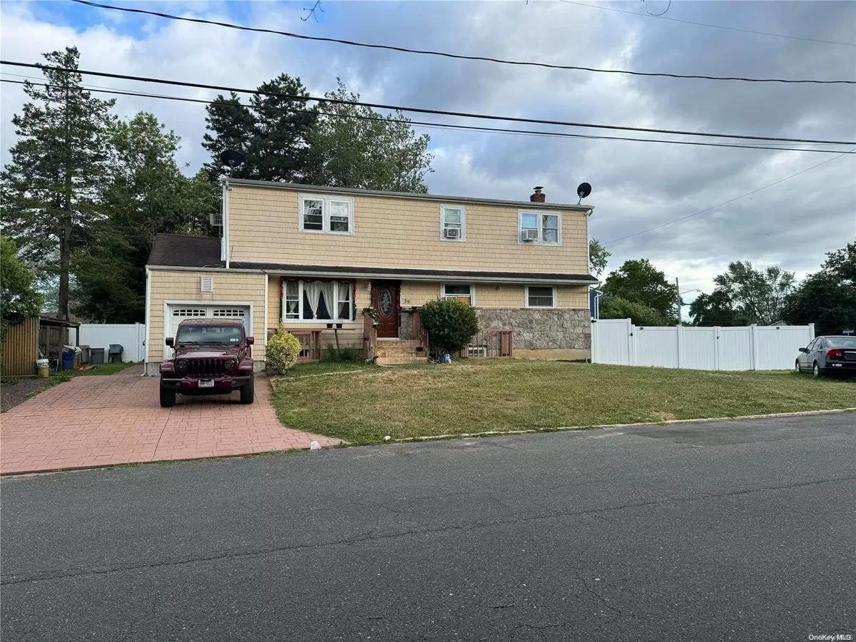 Brentwood, NY 11717,36 Oakland ST