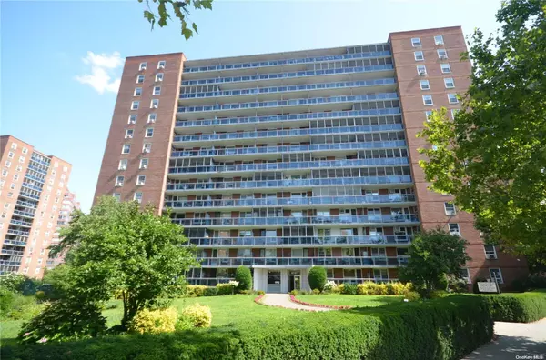 97-37 63 RD #12M,  Rego Park,  NY 11374