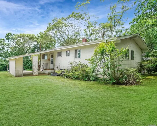 Hampton Bays, NY 11946,22 Romana DR