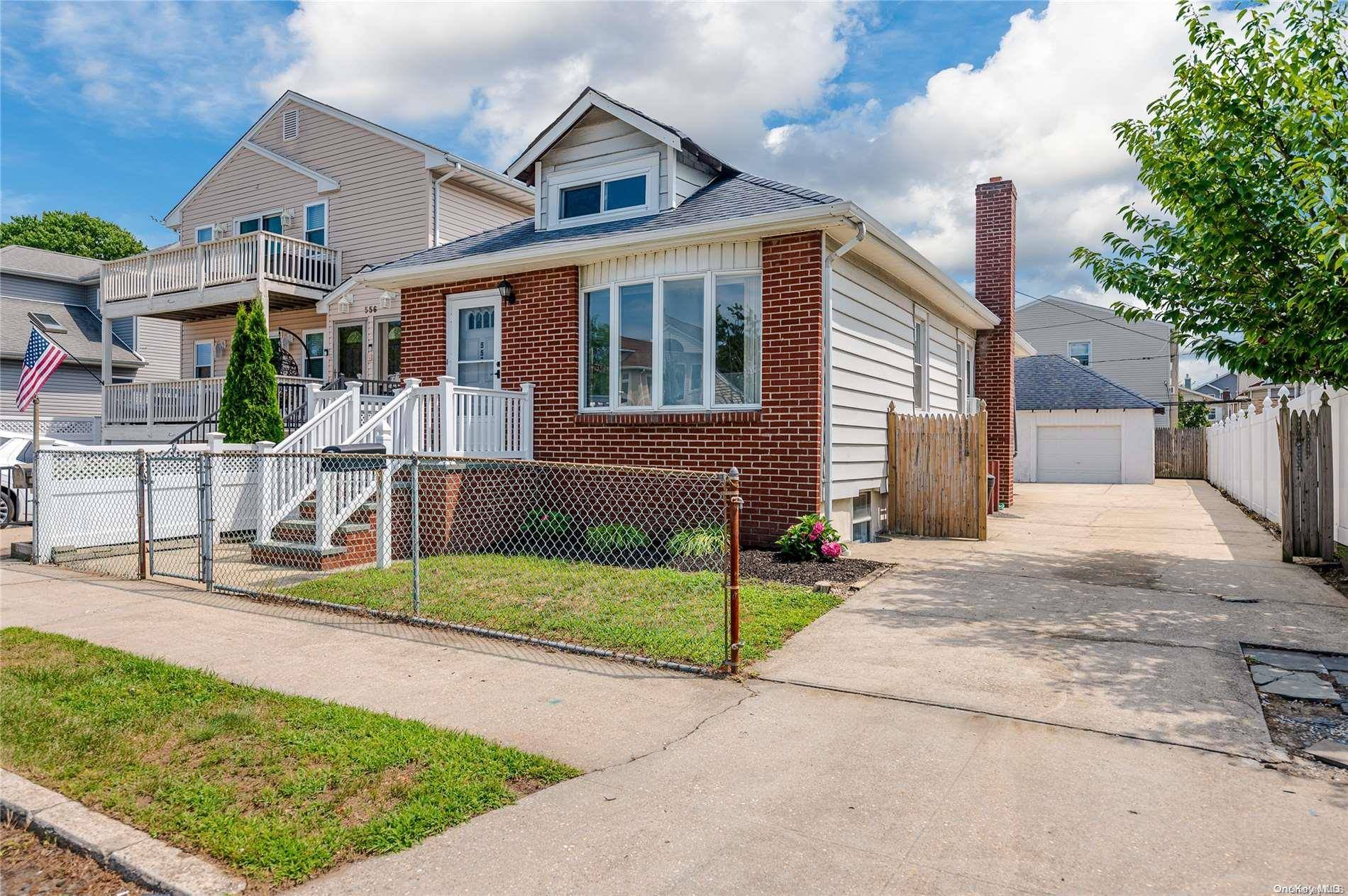 550 E Harrison ST, Long Beach, NY 11561