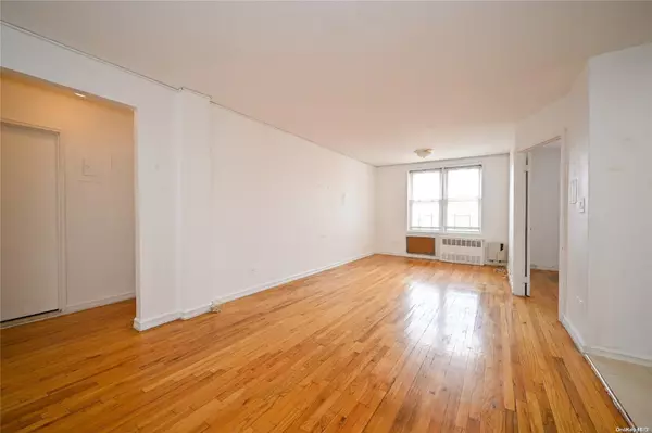 Flushing, NY 11354,144-24 37 AVE #7K