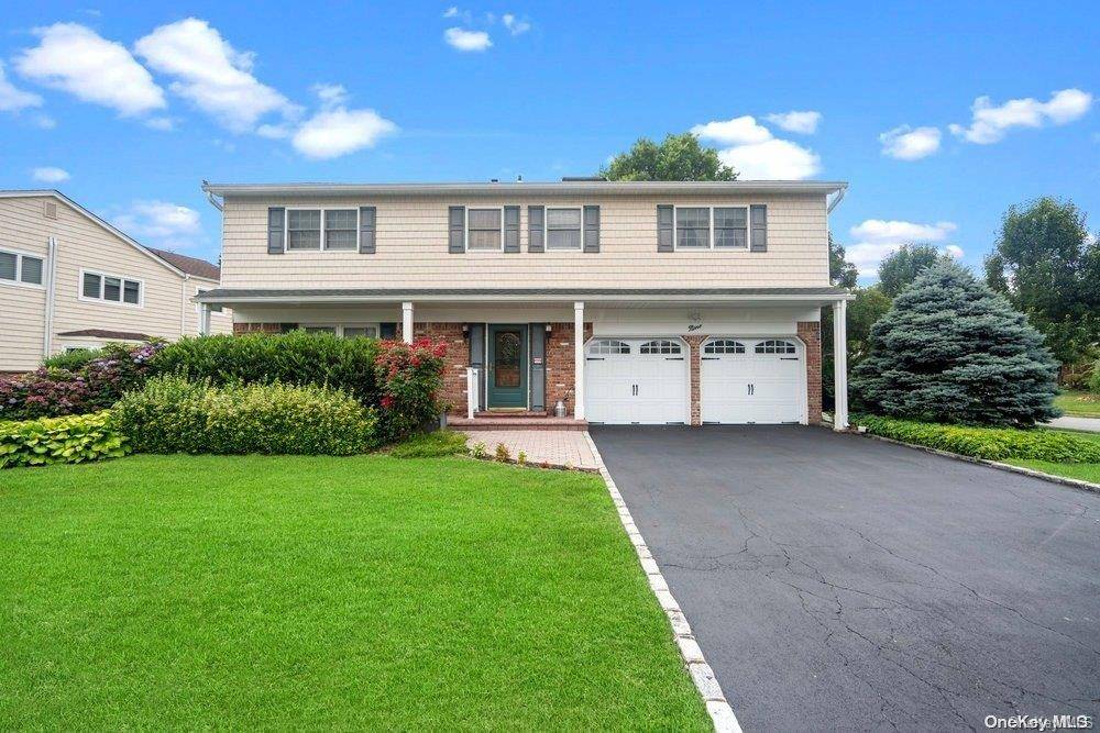 9 Rini CT, Glen Head, NY 11545