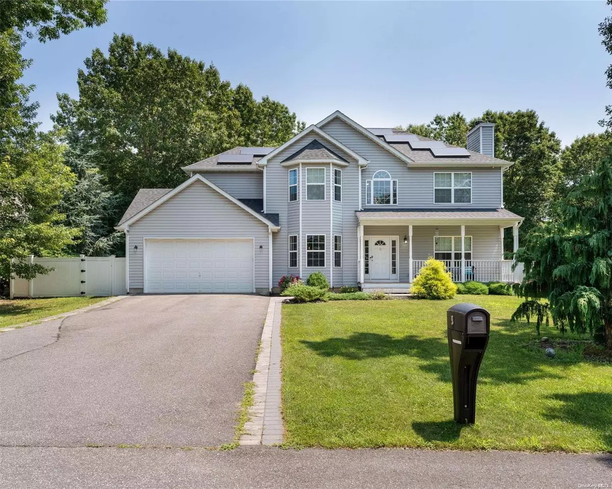 South Setauket, NY 11720,9 Betsy Ross CT