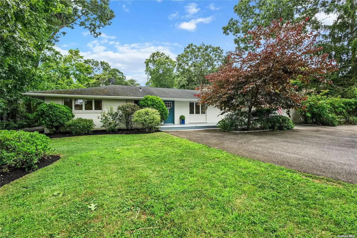 Islip, NY 11751,58 Richardson LN