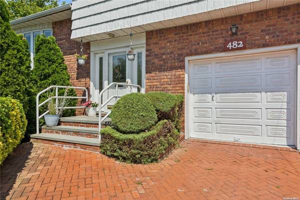 Cedarhurst, NY 11516,482 Harbor DR