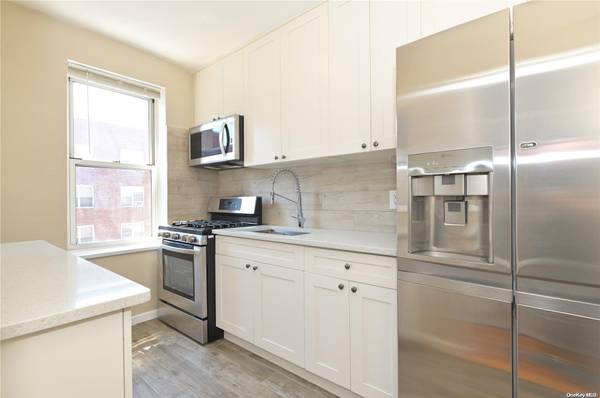 67-66 108 ST #C55,  Forest Hills,  NY 11375