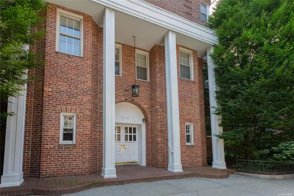 Jackson Heights, NY 11372,77-12 35 AVE #A24