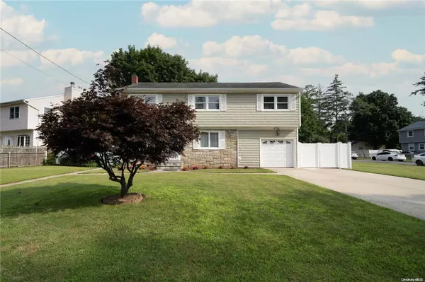 Brentwood, NY 11717,47 Saint Peters DR