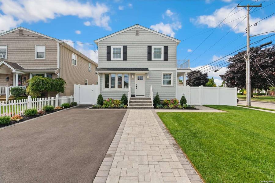 3914 Waverly AVE #1, Seaford, NY 11783