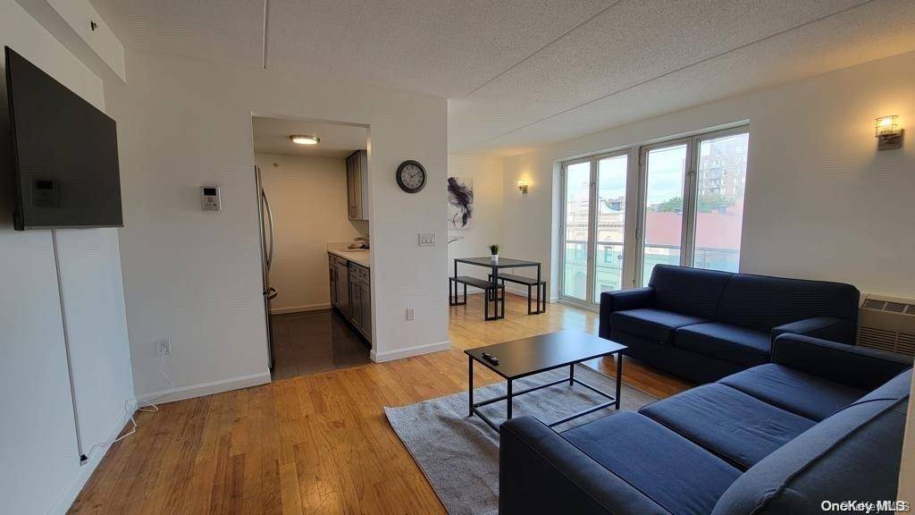 8820 Parson BLVD #4a, Jamaica, NY 11432