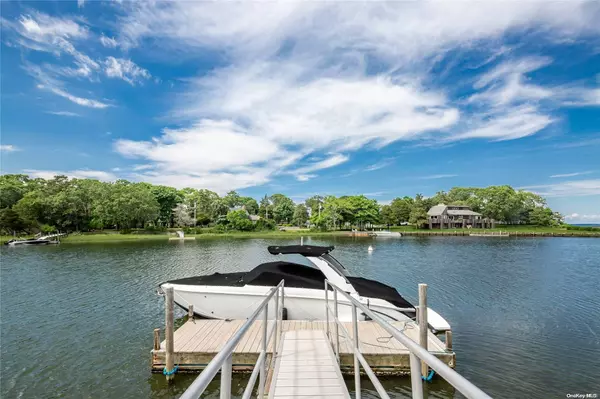 Hampton Bays, NY 11946,16 Duckwood LN