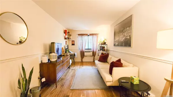 Astoria, NY 11103,31-31 42nd ST