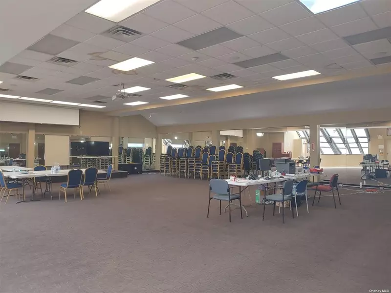 257-10 Union  Turnpike #3, Glen Oaks, NY 11004