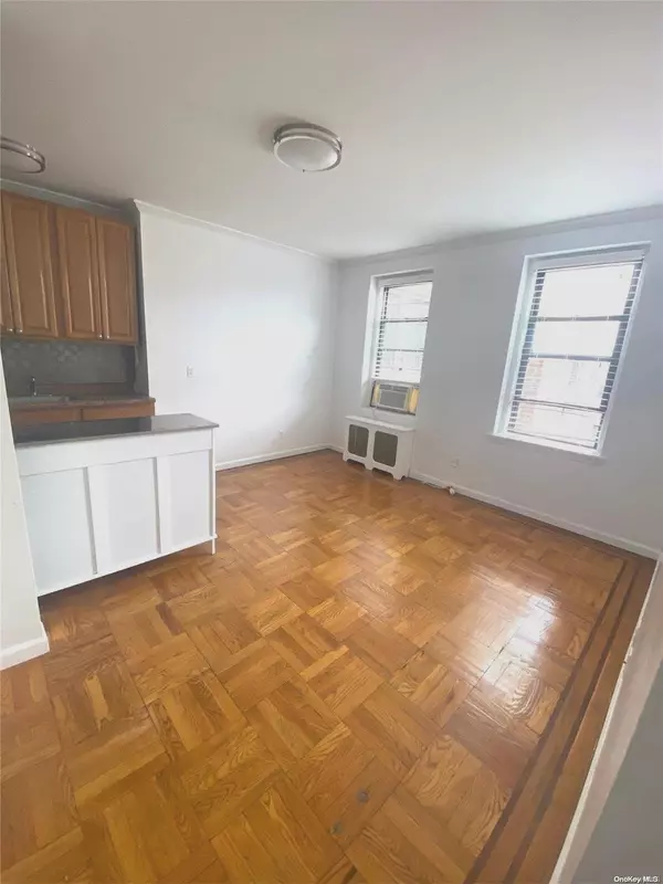 Jackson Heights, NY 11372,37-21 80th Street #6k