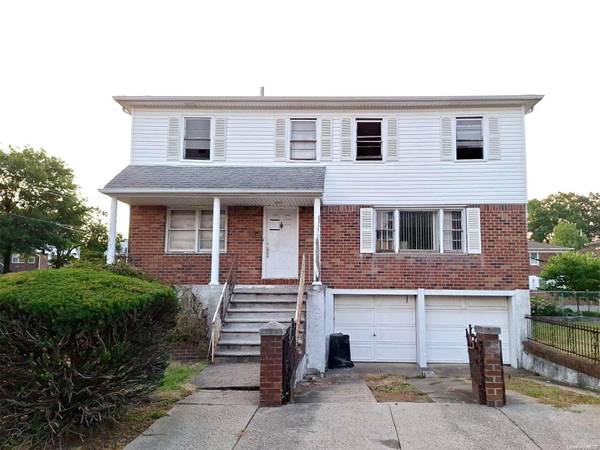 56-05 Oceania ST,  Oakland Gardens,  NY 11364