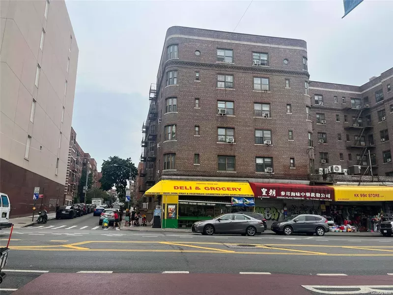 83-06 Vietor AVE #6J, Elmhurst, NY 11373