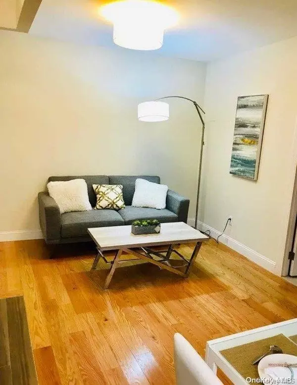 Flushing, NY 11355,132-30 Sanford AVE #4CR