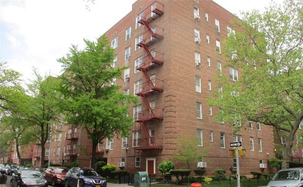 33-45 90th St #5D, Jackson Heights, NY 11372