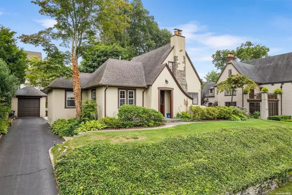 205 Hollywood AVE, Yonkers, NY 10707