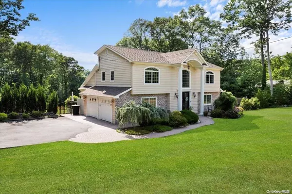 Dix Hills, NY 11746,2 Susan LN