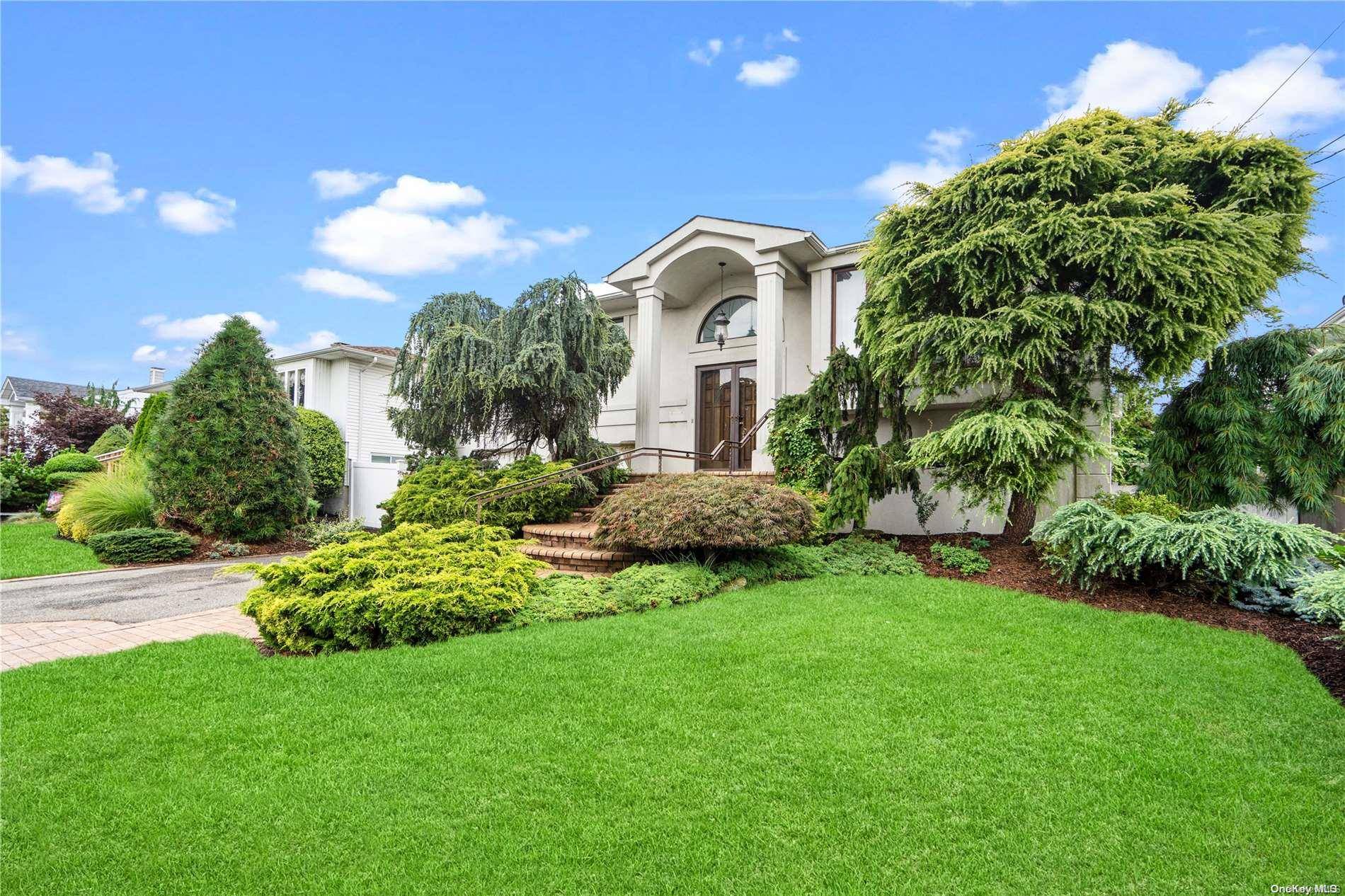2793 Riverside DR, Wantagh, NY 11793