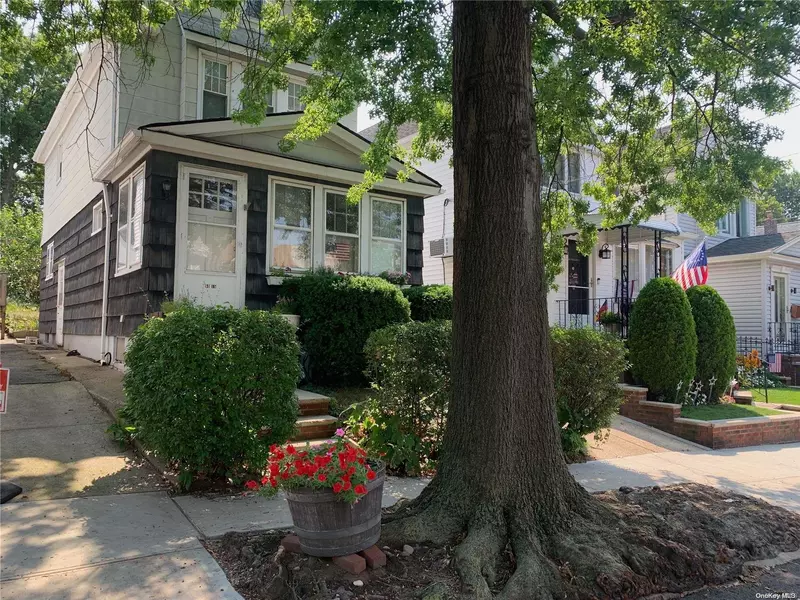 53-15 66th ST, Maspeth, NY 11378