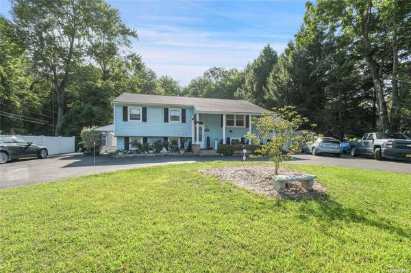 46 S Ohioville RD, New Paltz, NY 12561