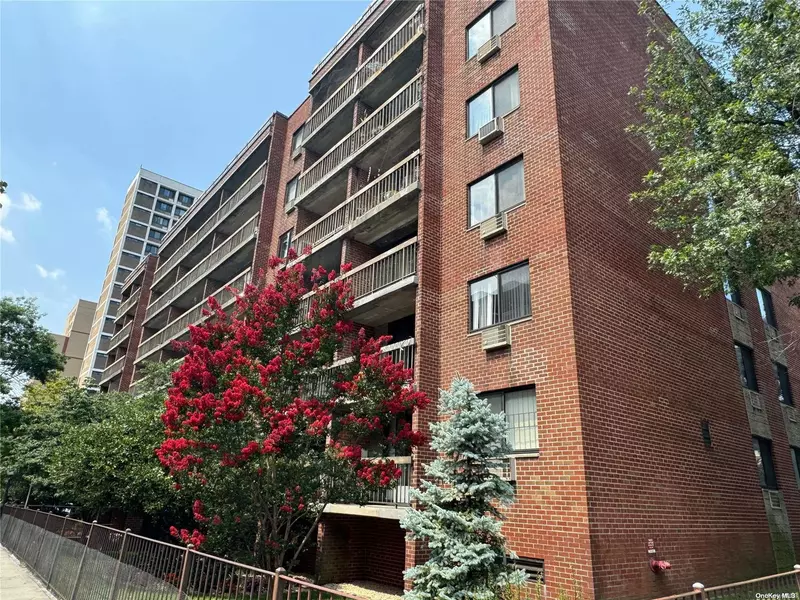 137-77 45 Ave #6H, Flushing, NY 11355