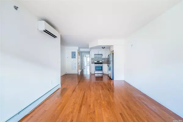 Rego Park, NY 11374,97-40 64th AVE #4A