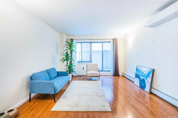 Rego Park, NY 11374,97-40 64th AVE #2C